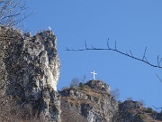 24 Zoom sulle croci del Monte Corno